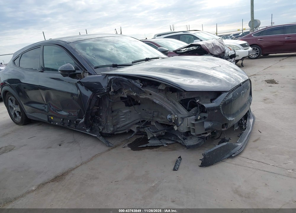 2022 FORD MUSTANG MACH-E SELECT VIN: 3FMTK1RM6NMA42577