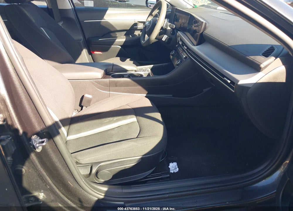 2024 HYUNDAI SONATA VIN: KMHL64JA3RA354690