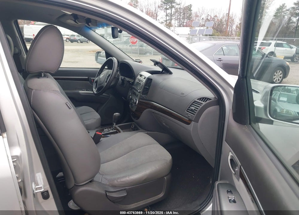2011 HYUNDAI SANTA FE SE VIN: 5XYZHDAGXBG067110