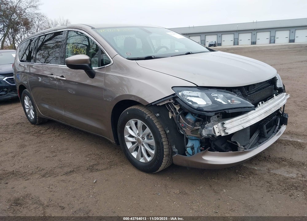 2017 CHRYSLER PACIFICA TOURING VIN: 2C4RC1DG2HR585497