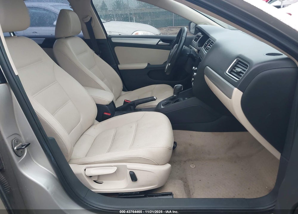 2014 VOLKSWAGEN JETTA 1.8T SE VIN: 3VWD17AJ6EM213678