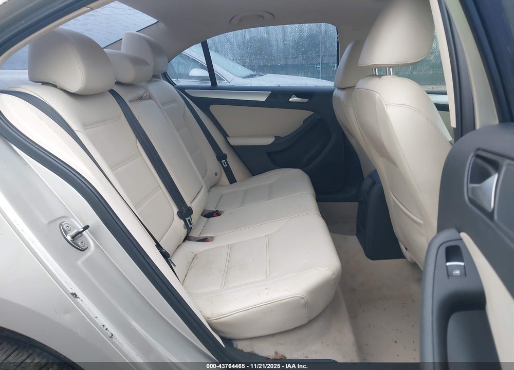 2014 VOLKSWAGEN JETTA 1.8T SE VIN: 3VWD17AJ6EM213678