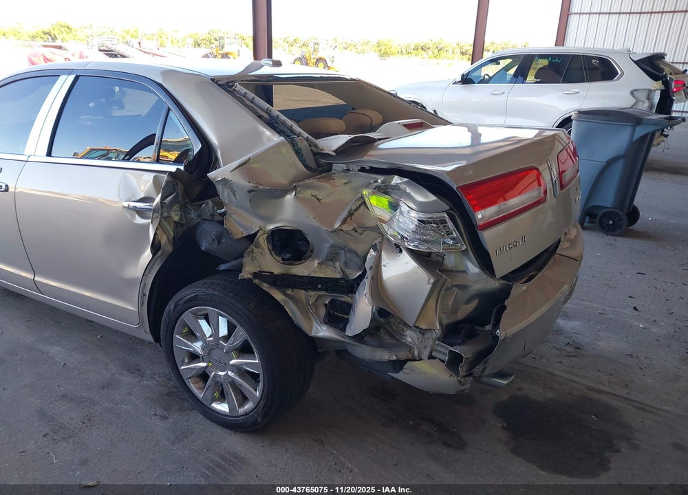 2010 LINCOLN MKZ VIN: 3LNHL2GC9AR658189