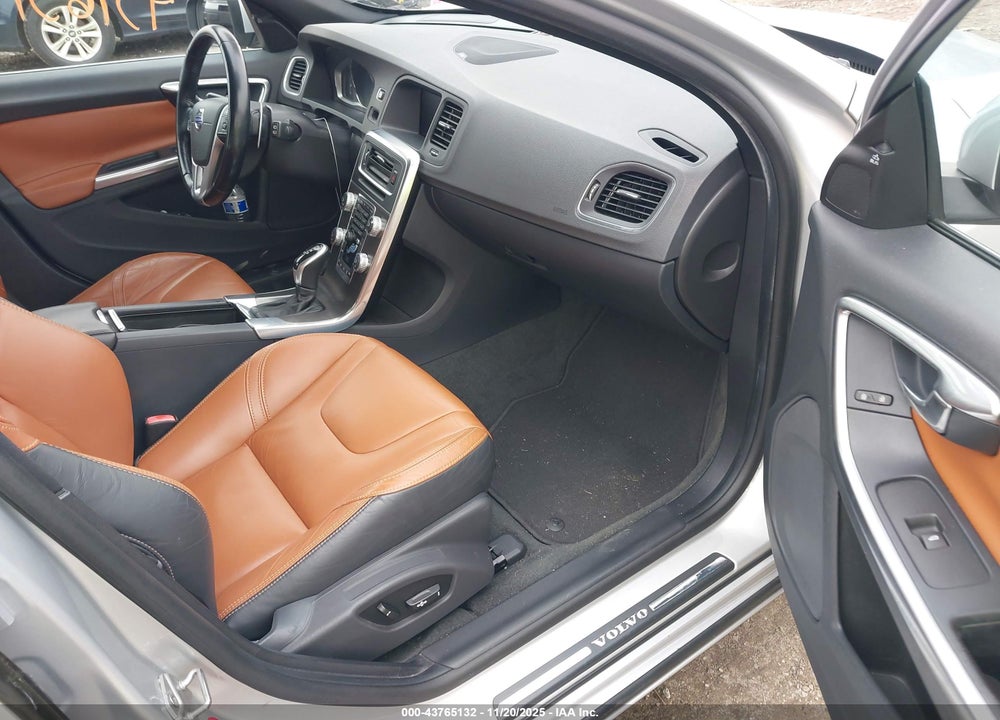 2015 VOLVO V60 T5 PLATINUM VIN: YV140MEMXF1227343