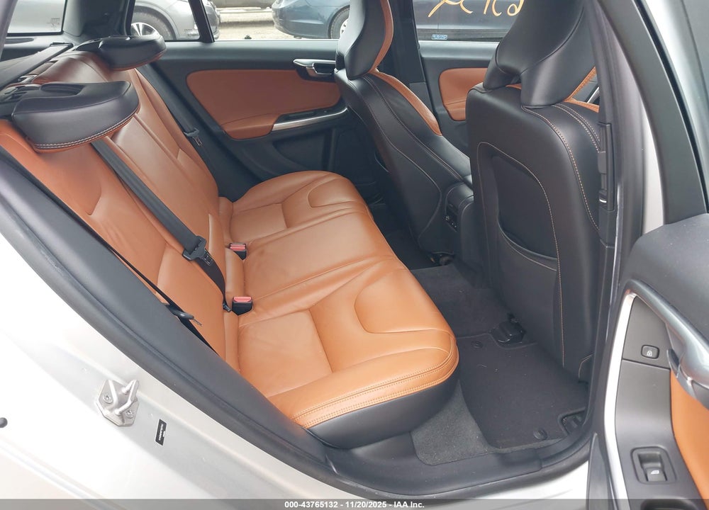 2015 VOLVO V60 T5 PLATINUM VIN: YV140MEMXF1227343