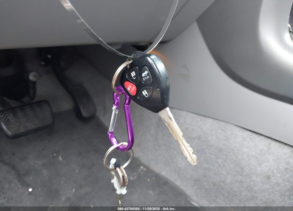 2007 TOYOTA RAV4 LIMITED VIN: JTMBD31V576023936