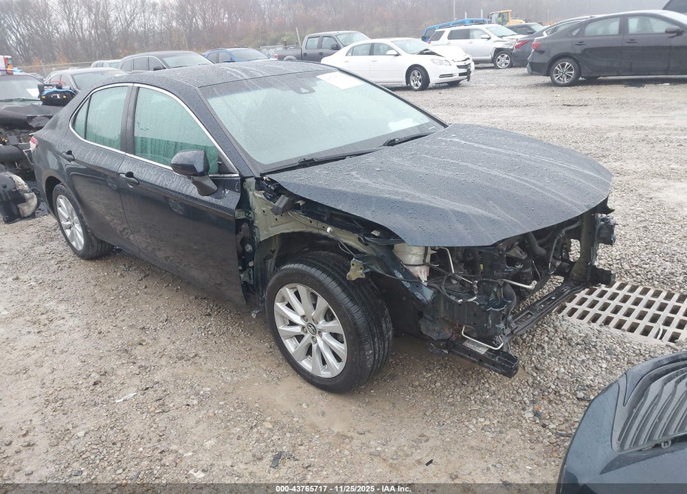 2018 TOYOTA CAMRY LE VIN: 4T1B11HK5JU536238