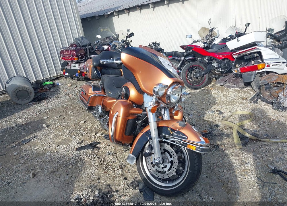 2008 HARLEY-DAVIDSON FLHTCUI 105TH ANNIVERSARY EDITION VIN: 1HD1FC4408Y643686