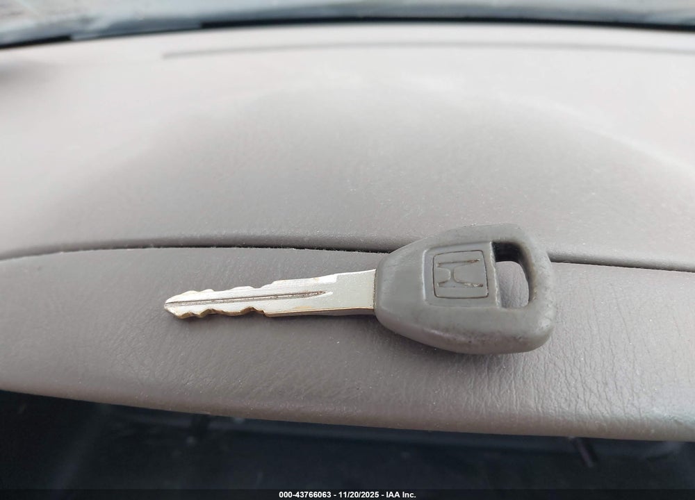 2001 HONDA CIVIC EX VIN: 2HGES26761H587187