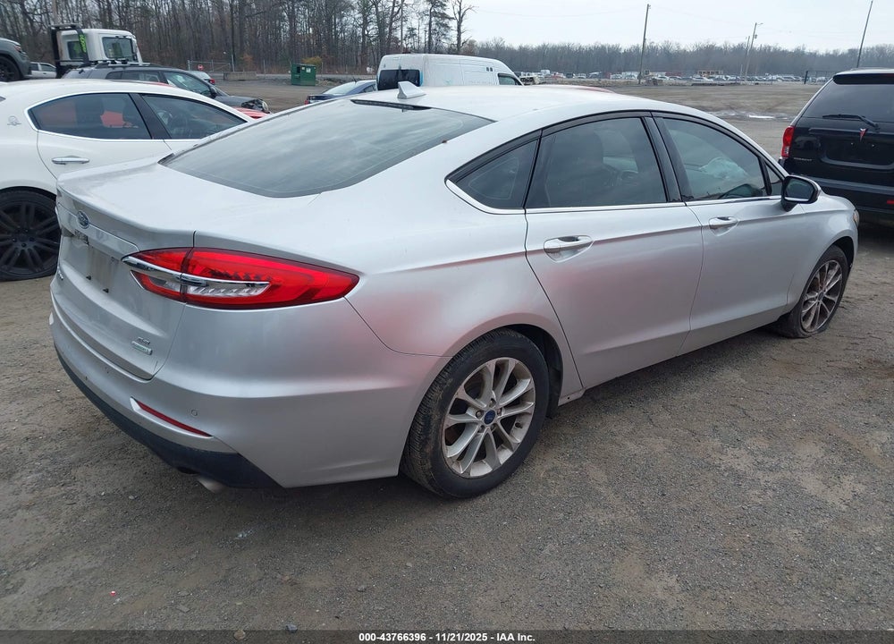 2019 FORD FUSION SE VIN: 3FA6P0HD9KR194405