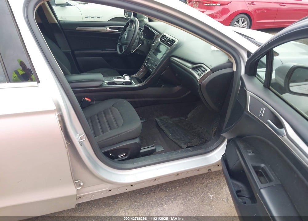 2019 FORD FUSION SE VIN: 3FA6P0HD9KR194405
