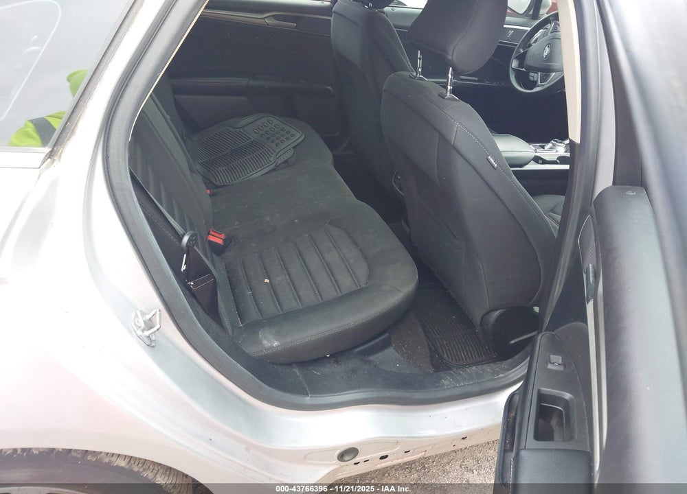 2019 FORD FUSION SE VIN: 3FA6P0HD9KR194405