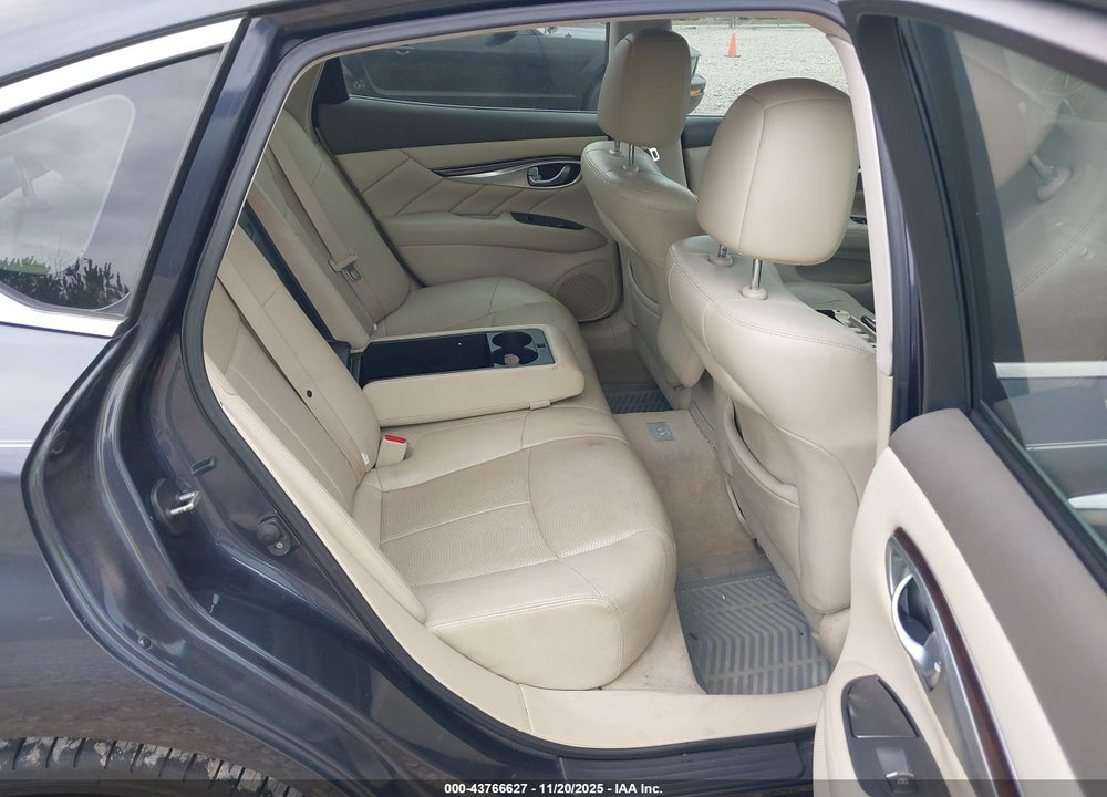 2011 INFINITI M37 VIN: JN1BY1AP8BM326789