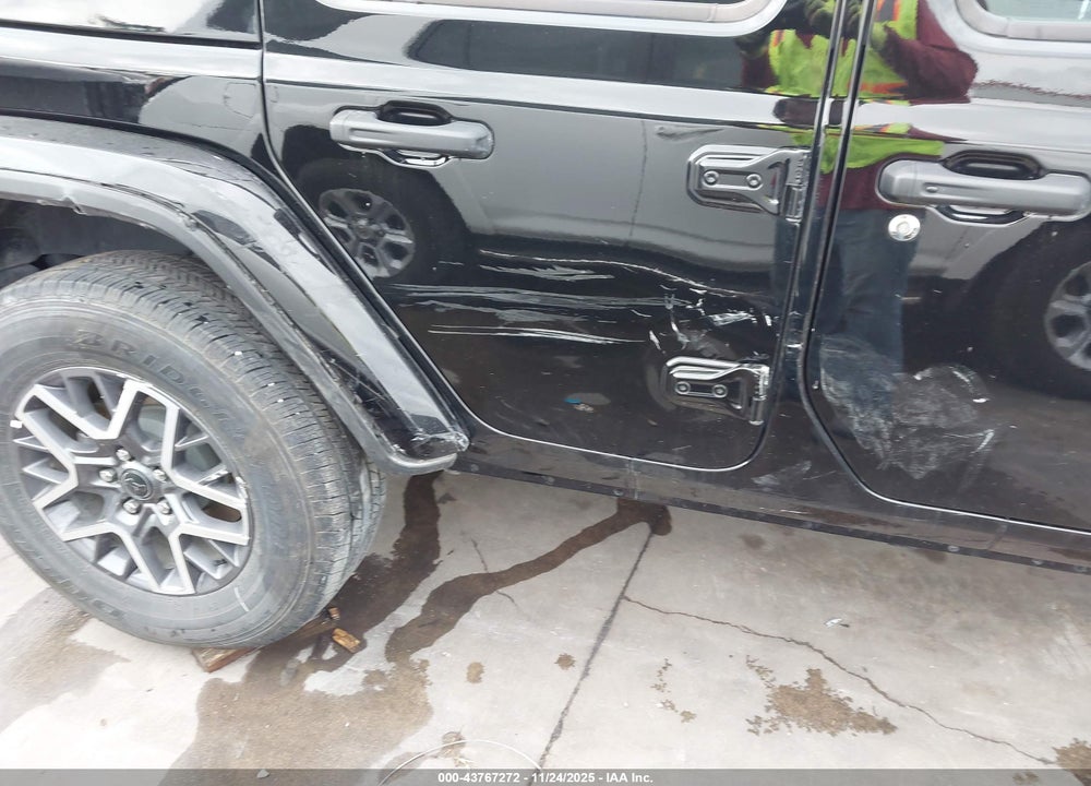 2025 JEEP WRANGLER 4-DOOR SAHARA 4X4 VIN: 1C4PJXEN4SW573900