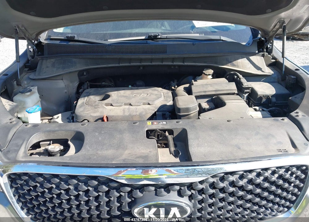 2016 KIA SORENTO 2.4L LX VIN: 5XYPG4A35GG046583
