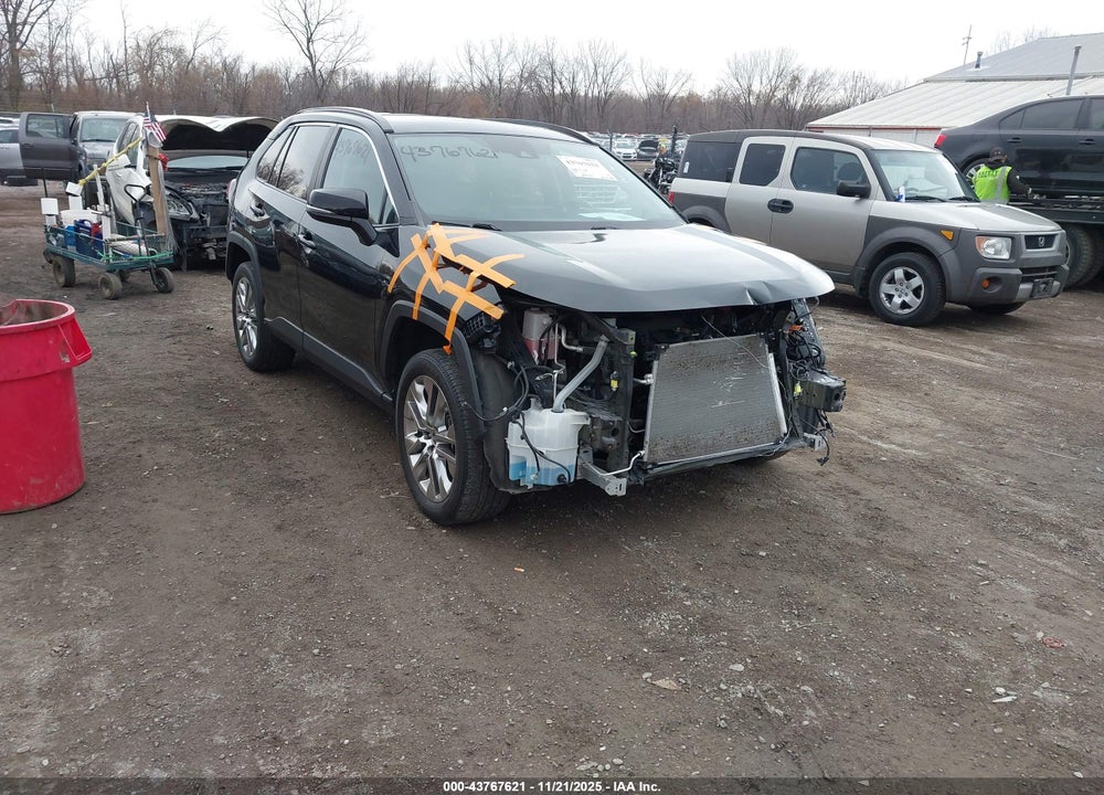 2021 TOYOTA RAV4 XLE PREMIUM VIN: 2T3A1RFV2MC237486