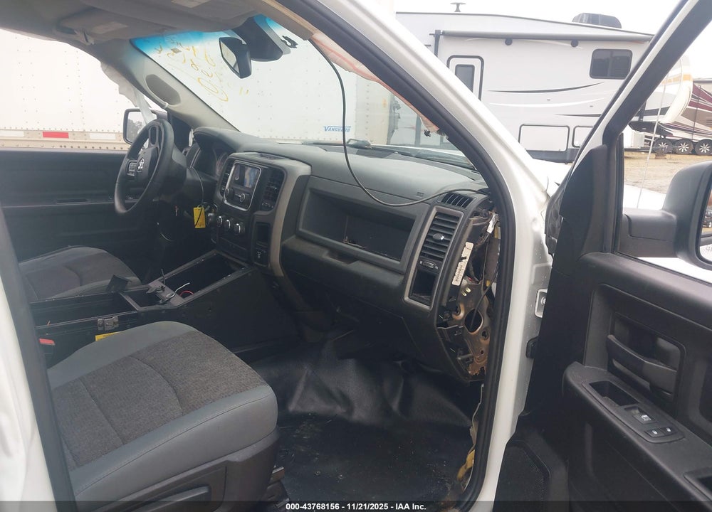2019 RAM 1500 CLASSIC TRADESMAN  4X4 5'7 BOX VIN: 1C6RR7KT9KS667824