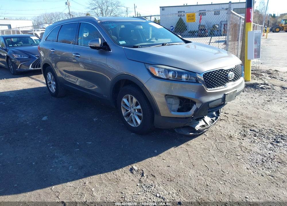 2016 KIA SORENTO 2.4L LX VIN: 5XYPGDA36GG167803