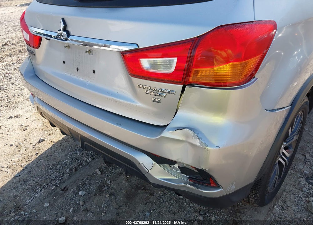 2018 MITSUBISHI OUTLANDER SPORT 2.4 SE VIN: JA4AP3AW2JU013955