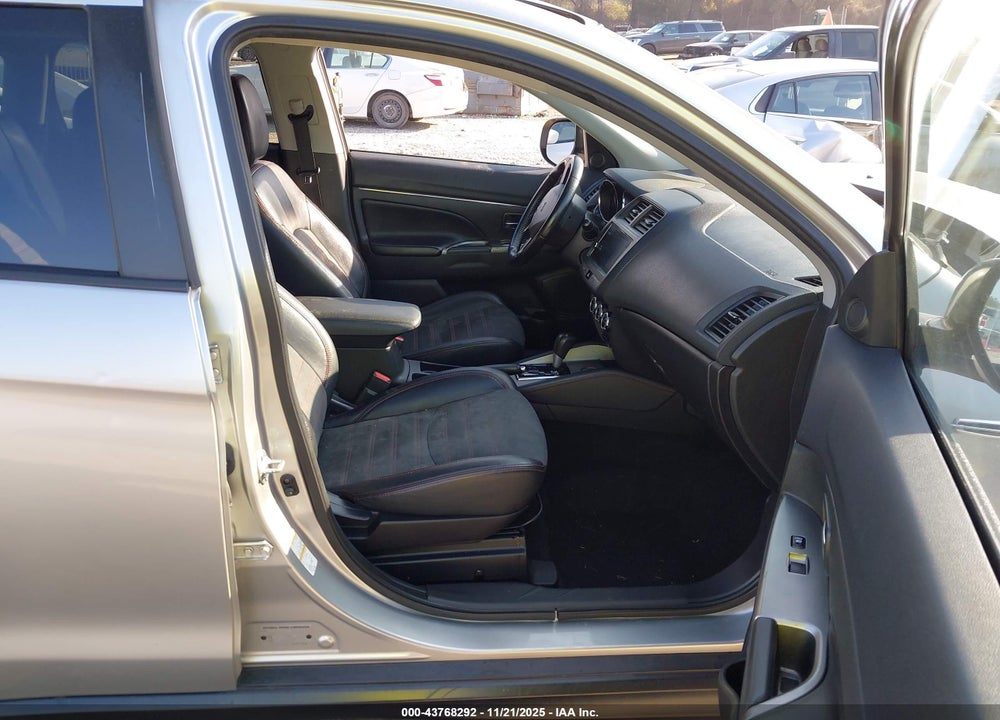 2018 MITSUBISHI OUTLANDER SPORT 2.4 SE VIN: JA4AP3AW2JU013955