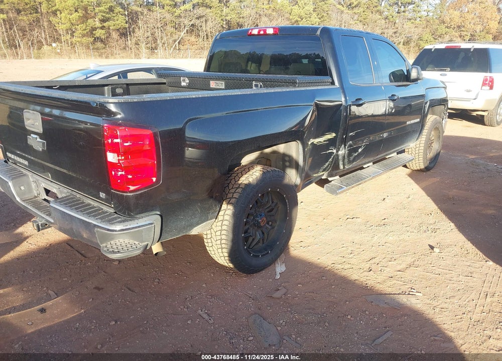 2015 CHEVROLET SILVERADO 1500 1LT VIN: 1GCRCREH2FZ165750