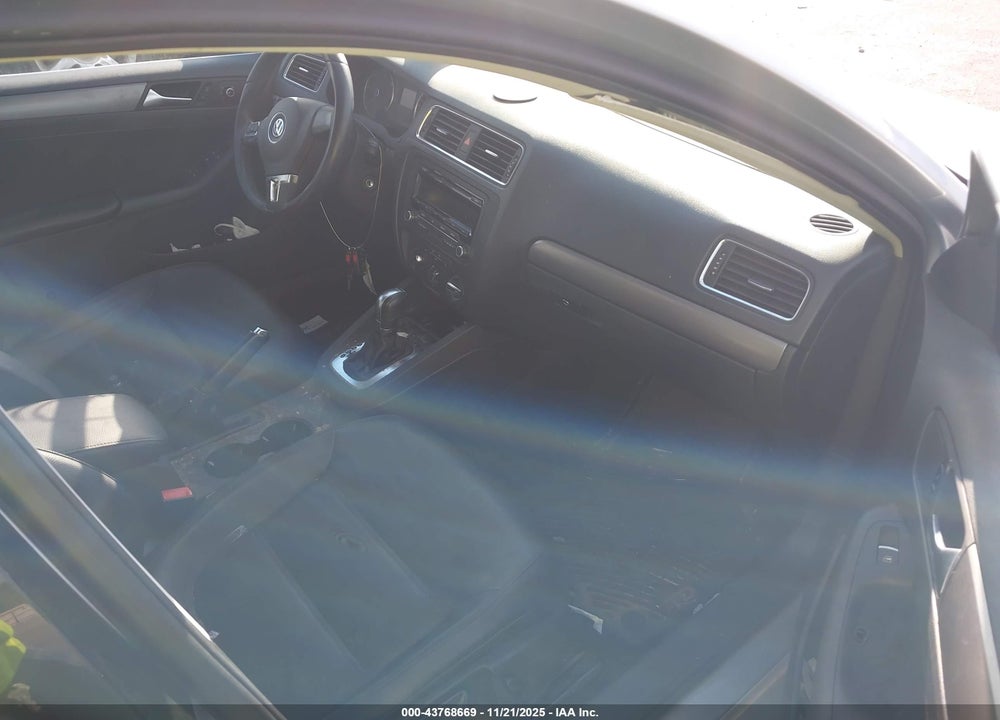 2013 VOLKSWAGEN JETTA 2.0L TDI VIN: 3VWLL7AJ7DM395864