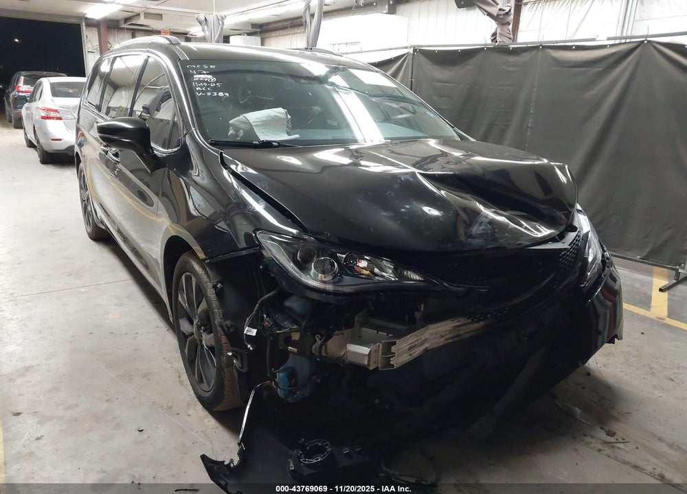 2019 CHRYSLER PACIFICA LIMITED VIN: 2C4RC1GG1KR715384