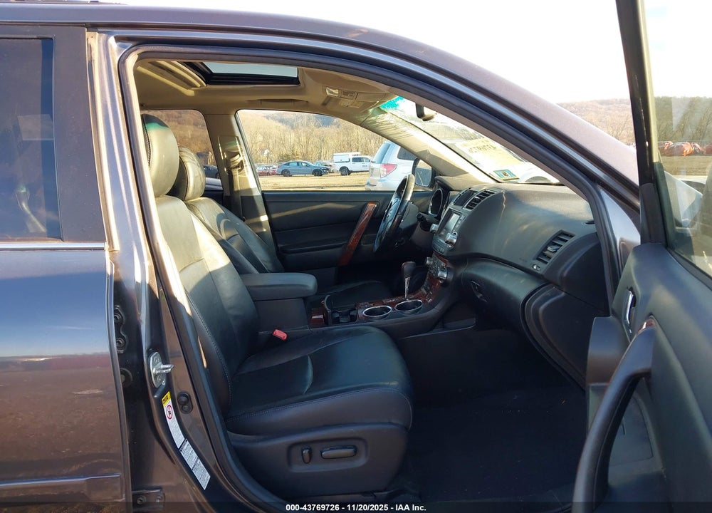 2011 TOYOTA HIGHLANDER LIMITED V6 VIN: 5TDDK3EH4BS077692
