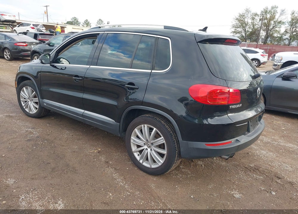 2012 VOLKSWAGEN TIGUAN SE VIN: WVGAV7AX5CW557669