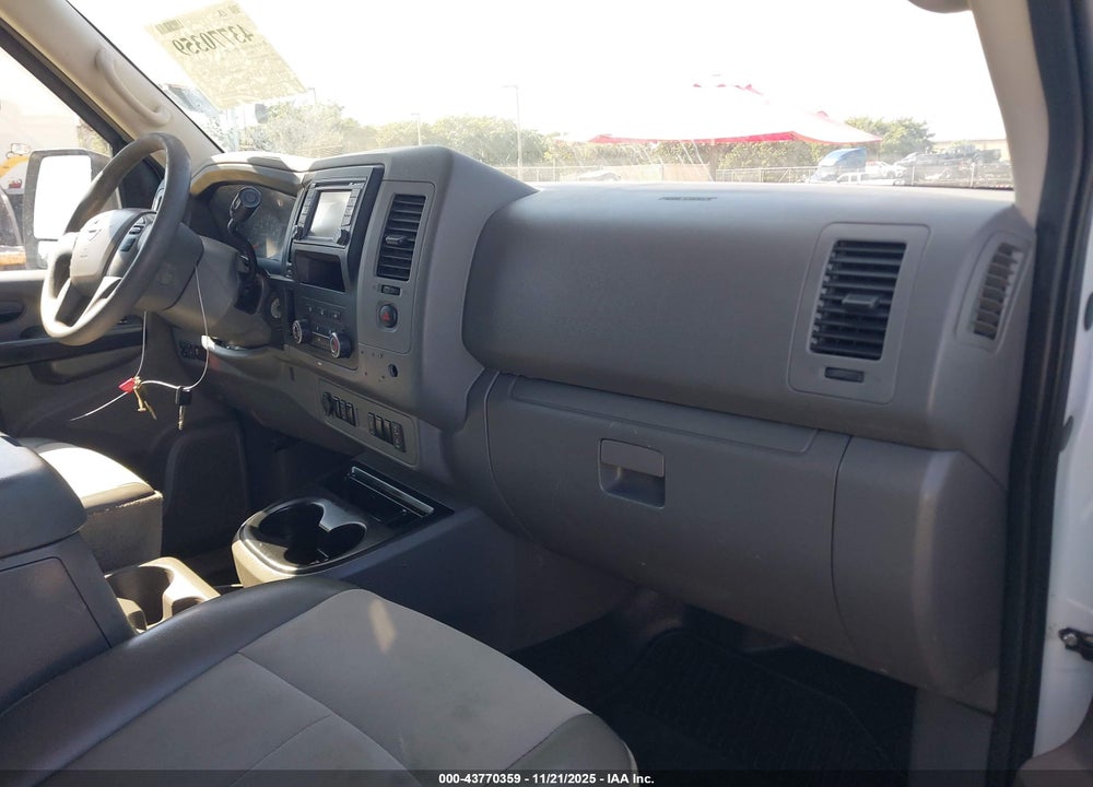 2017 NISSAN NV CARGO NV2500 HD SV V6 VIN: 1N6BF0KY6HN808147