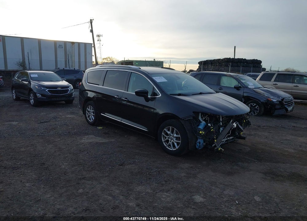 2020 CHRYSLER PACIFICA TOURING L VIN: 2C4RC1BG2LR105034