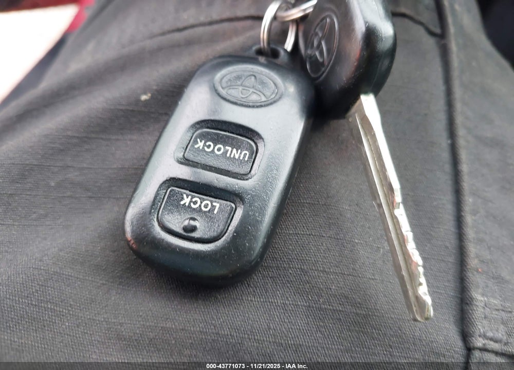 2005 TOYOTA COROLLA S VIN: 2T1BR32E55C454993