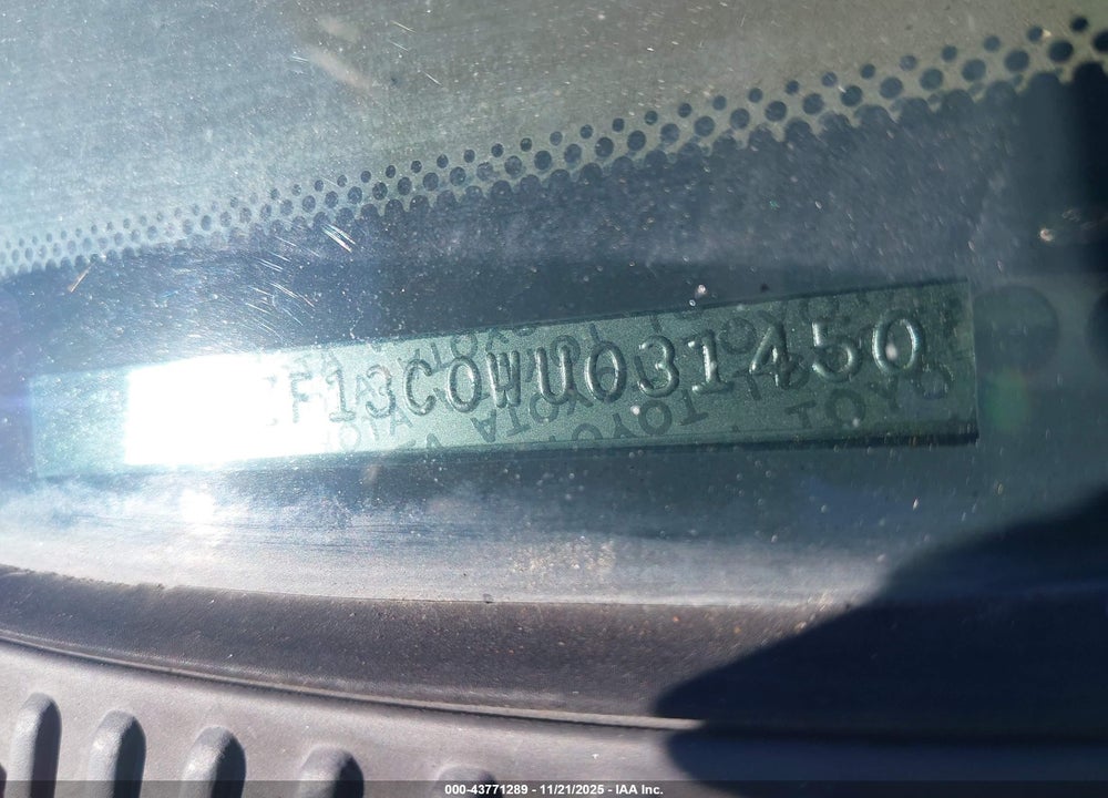 1998 TOYOTA SIENNA XLE VIN: 4T3ZF13C0WU031450