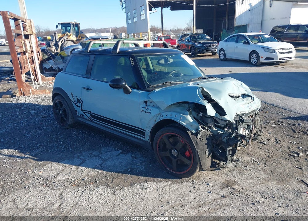 2012 MINI COOPER S VIN: WMWSV3C50CTY19352