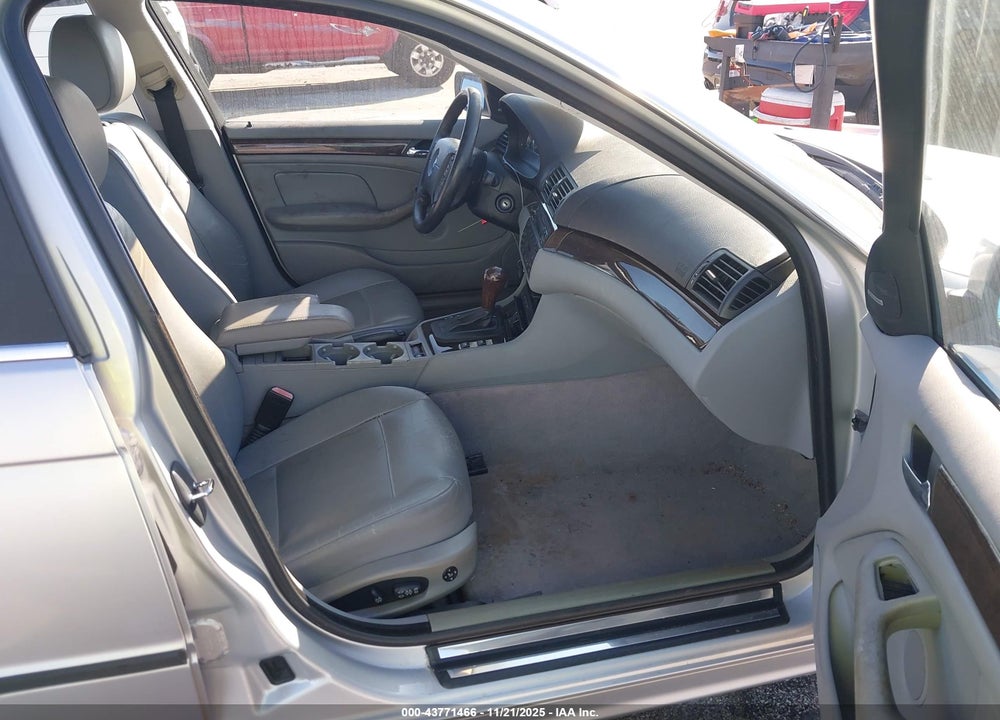 2003 BMW 330XI VIN: WBAEW53433PG21857