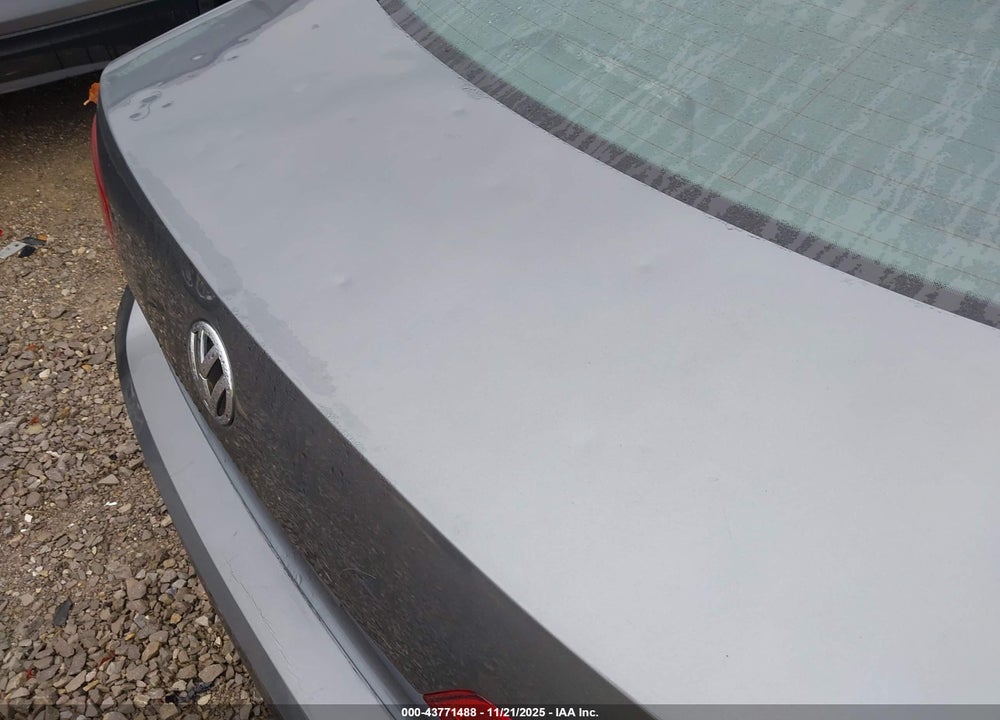 2015 VOLKSWAGEN JETTA 2.0L S VIN: 3VW2K7AJ8FM220332
