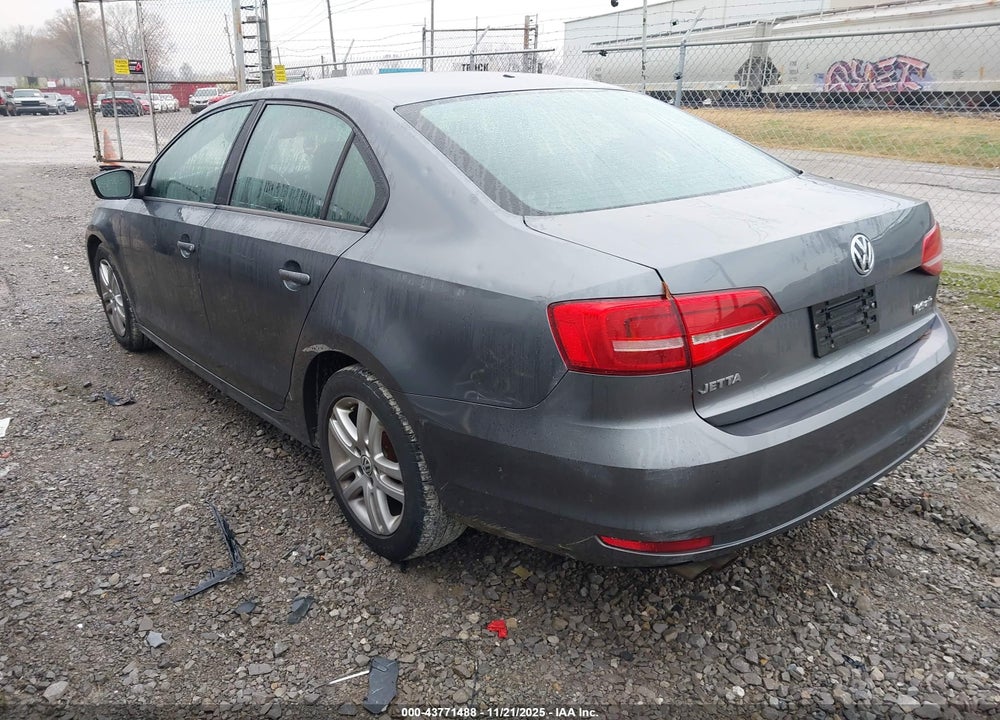 2015 VOLKSWAGEN JETTA 2.0L S VIN: 3VW2K7AJ8FM220332
