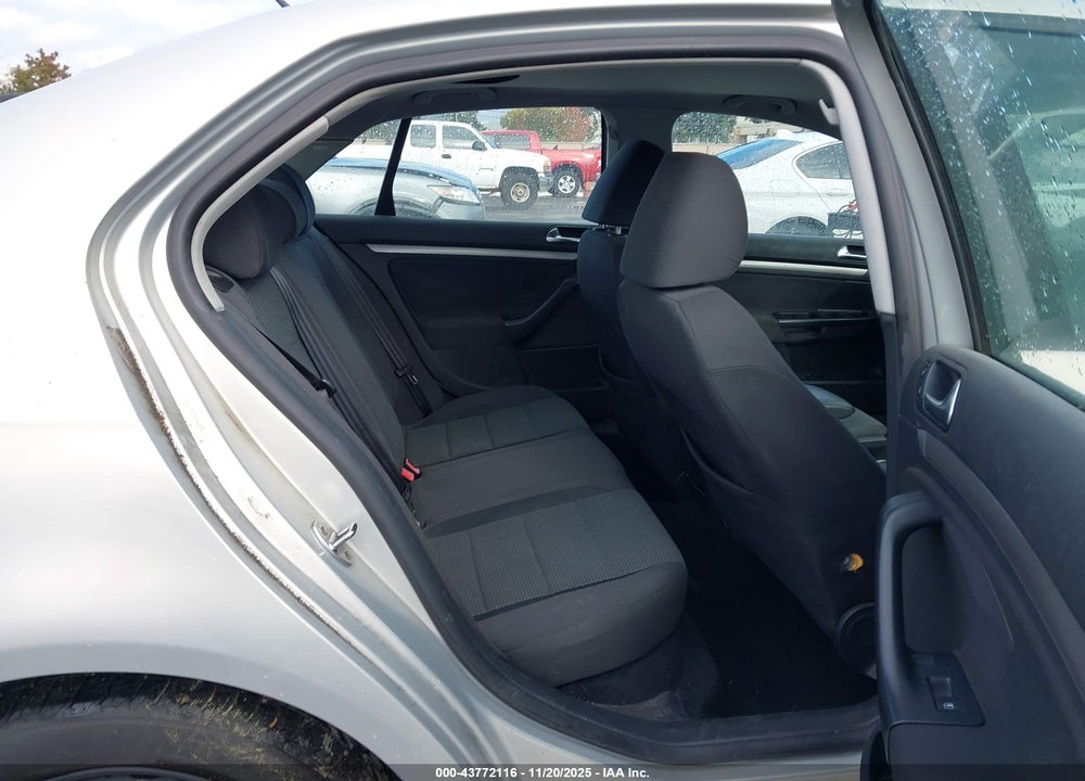 2010 VOLKSWAGEN JETTA S VIN: 3VWJZ7AJ8AM077818