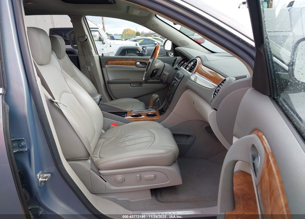 2008 BUICK ENCLAVE CXL VIN: 5GAEV23718J129206
