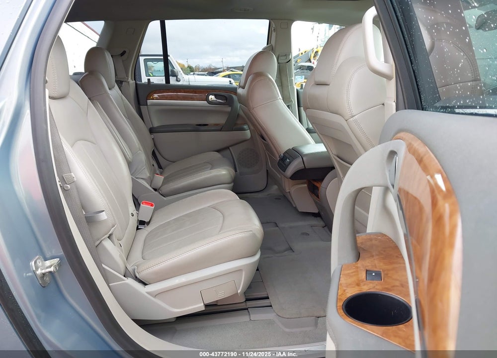 2008 BUICK ENCLAVE CXL VIN: 5GAEV23718J129206
