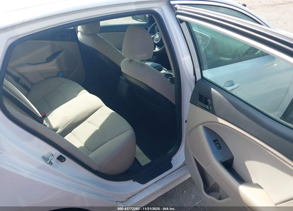 2015 KIA OPTIMA LX VIN: KNAGM4A76F5647498