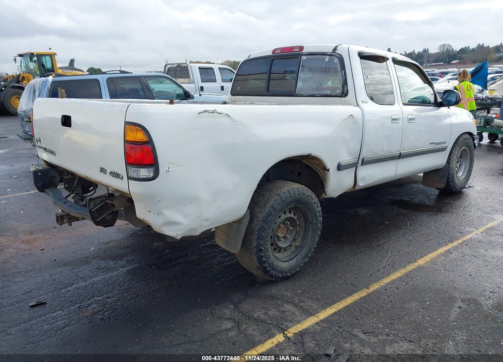2000 TOYOTA TUNDRA SR5 V8 VIN: 5TBBT441XYS032434