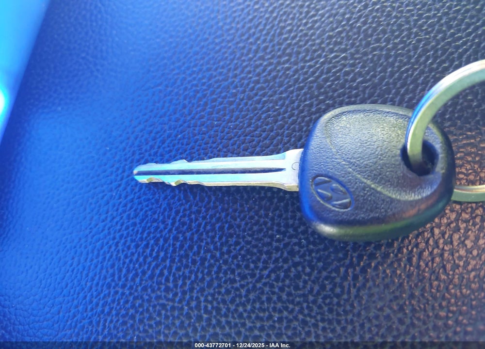 2013 HYUNDAI ELANTRA GLS VIN: KMHDH4AE8DU973066