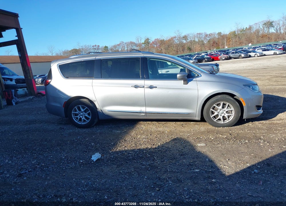 2020 CHRYSLER PACIFICA TOURING L VIN: 2C4RC1BGXLR125614
