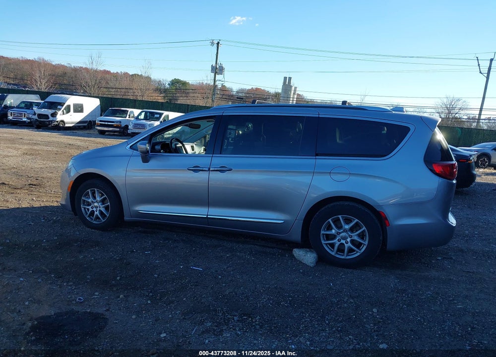 2020 CHRYSLER PACIFICA TOURING L VIN: 2C4RC1BGXLR125614