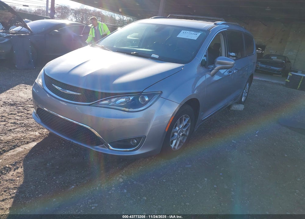 2020 CHRYSLER PACIFICA TOURING L VIN: 2C4RC1BGXLR125614