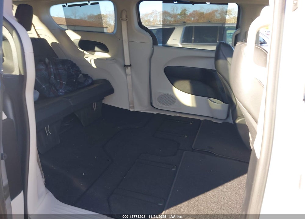 2020 CHRYSLER PACIFICA TOURING L VIN: 2C4RC1BGXLR125614