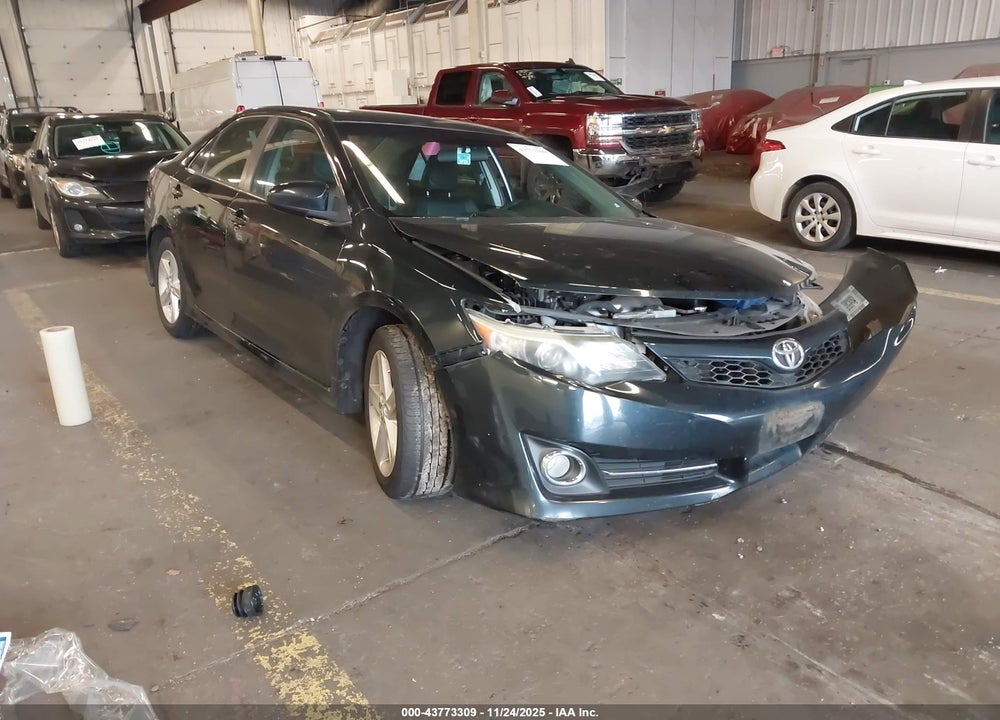 2014 TOYOTA CAMRY SE VIN: 4T1BF1FK0EU821245