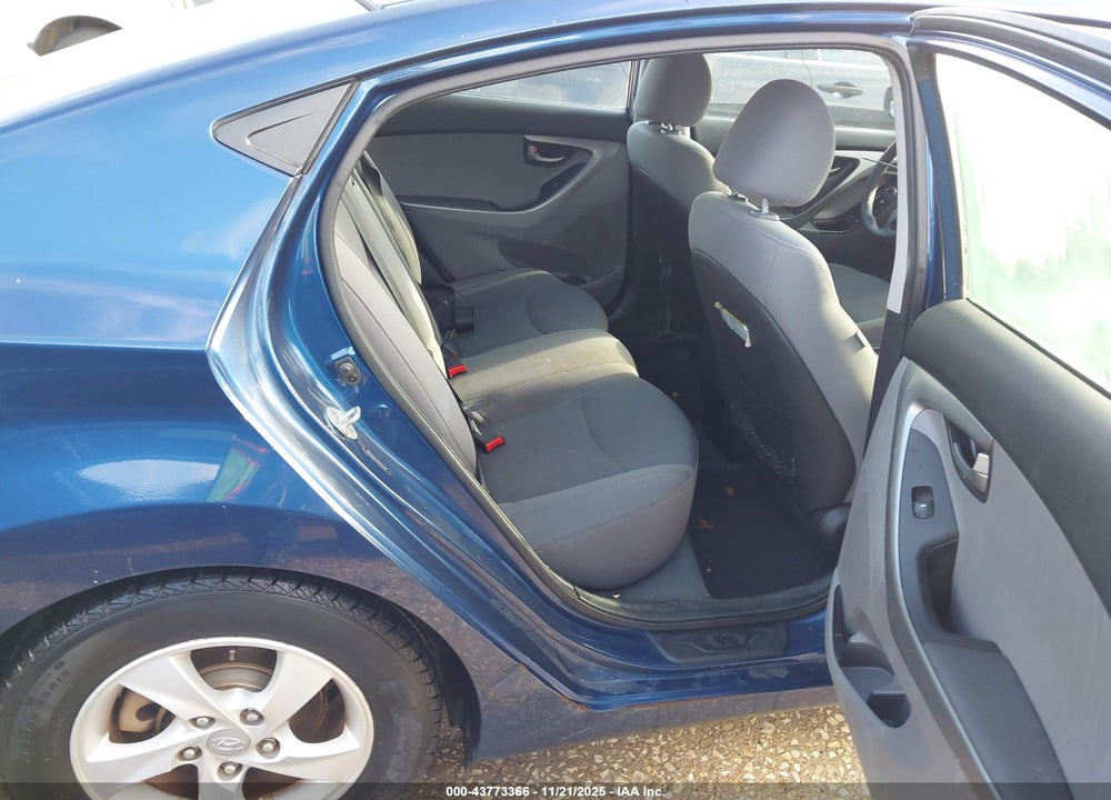 2015 HYUNDAI ELANTRA SE VIN: 5NPDH4AE3FH650707
