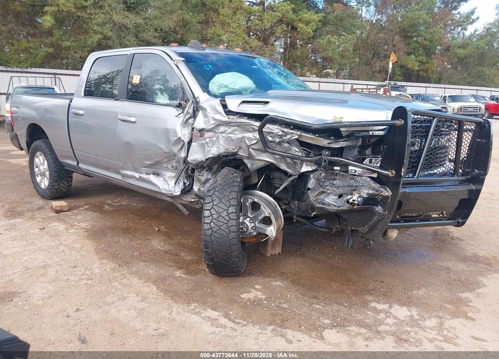 2021 RAM 2500 BIG HORN  4X4 6'4 BOX VIN: 3C6UR5DL4MG552540